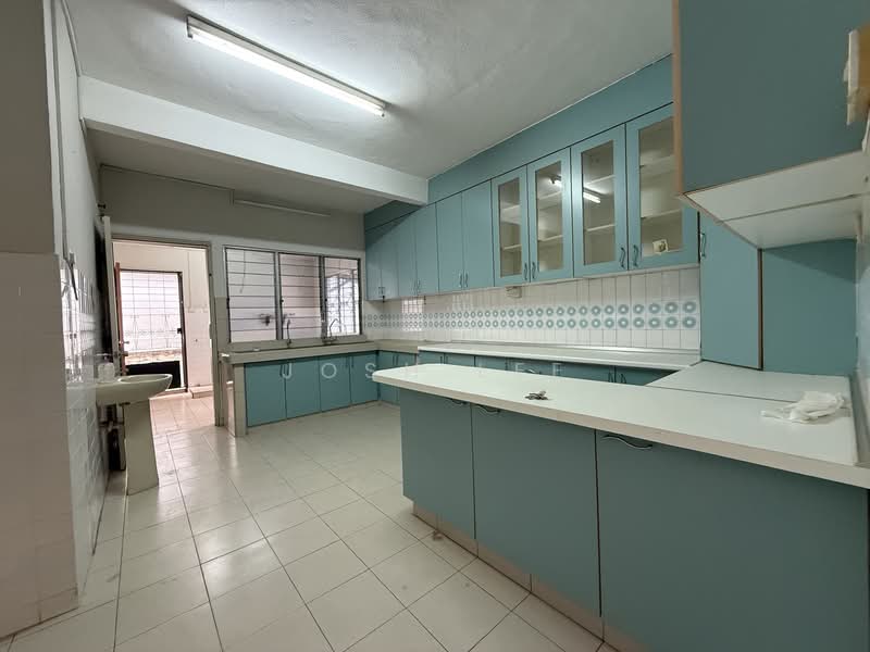 Semi-Detached House for Sale in Damansara Jaya (Petaling Jaya) - Josh Lee - Dry Kitchen - PropertyGuru.com.my