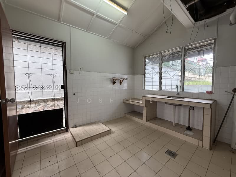 Semi-Detached House for Sale in Damansara Jaya (Petaling Jaya) - Josh Lee - Wet Kitchen - PropertyGuru.com.my