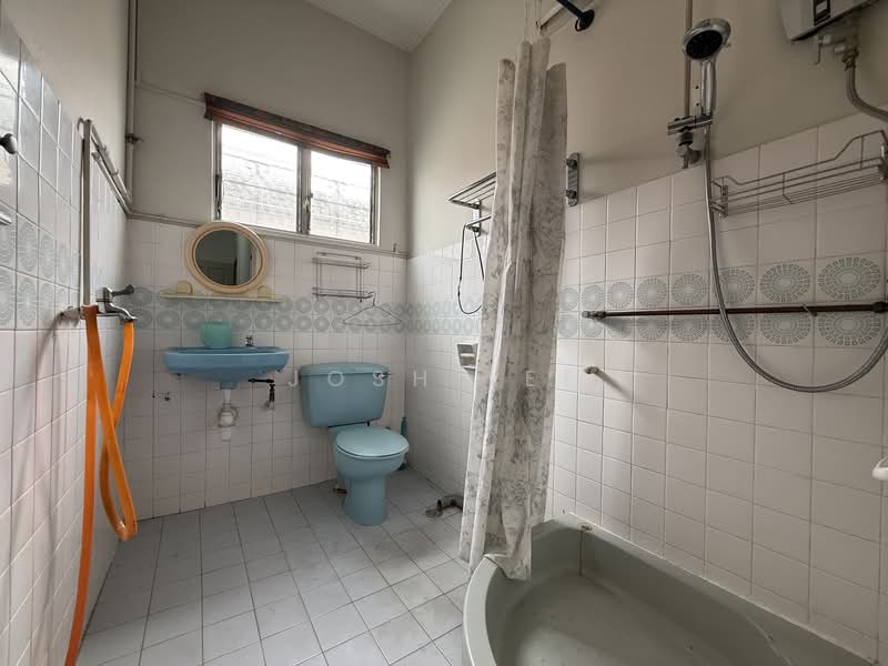 Semi-Detached House for Sale in Damansara Jaya (Petaling Jaya) - Josh Lee - Bathroom - PropertyGuru.com.my