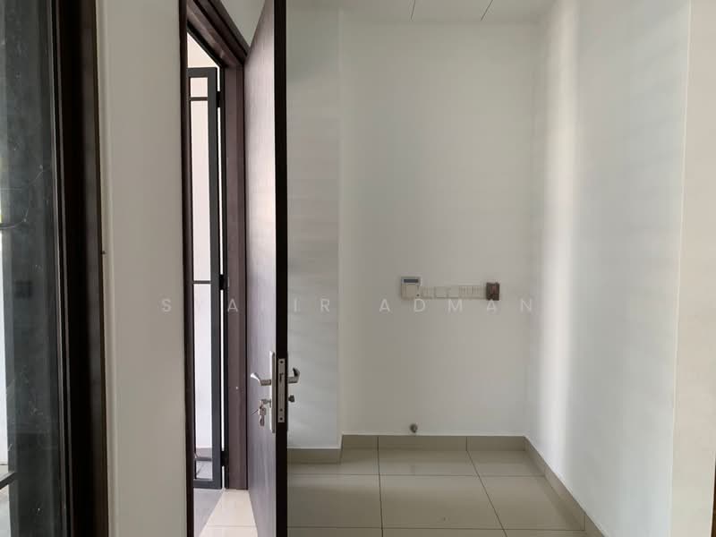 Bandar Bukit Raja : Lumira untuk Untuk Disewa - RM 1,900 /bulan, Mac 2026 - Entrance - PropertyGuru.com.my