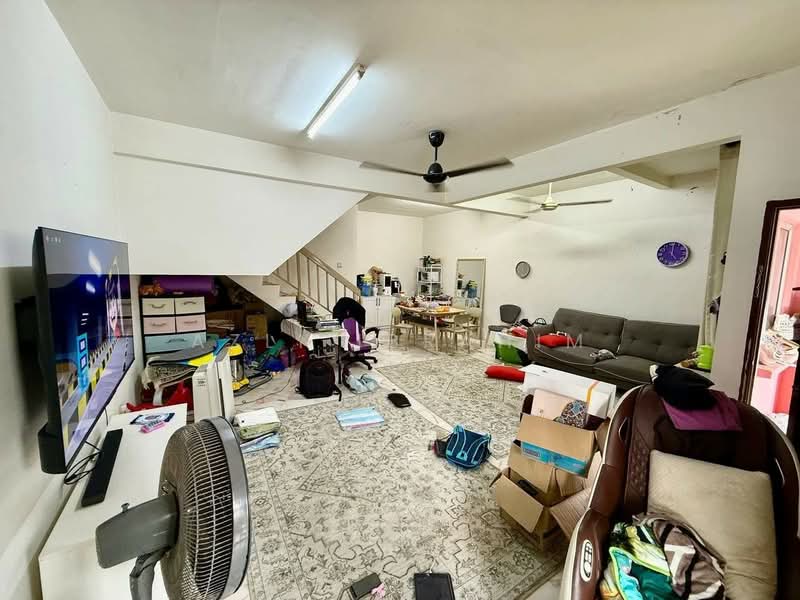 2-storey Terraced House for Sale in Taman Universiti (Bangi) - Azli Ibrahim - Living Room - PropertyGuru.com.my