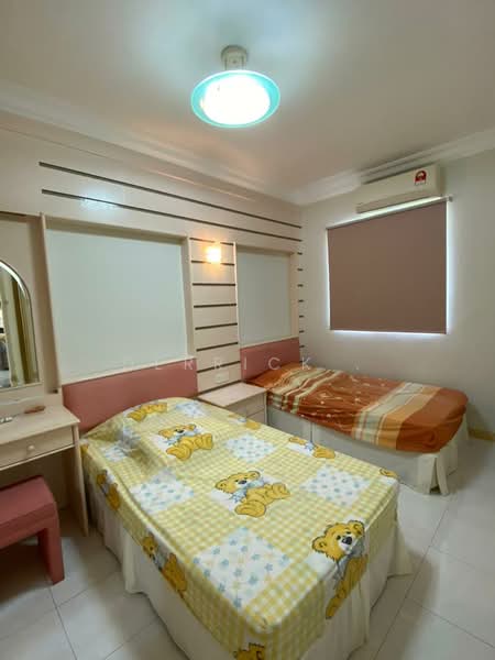 Condominium for Rent at Gold Coast Resort Condominium - Derrick . - Bedroom - PropertyGuru.com.my