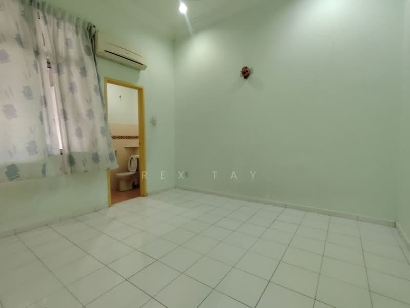 1-storey Terraced House for Sale in Taman Mutiara Rini (Skudai) - Rex Tay - Bathroom - PropertyGuru.com.my