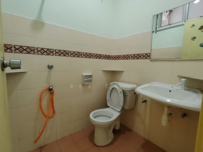 1-storey Terraced House for Sale in Taman Mutiara Rini (Skudai) - Rex Tay - Bathroom - PropertyGuru.com.my
