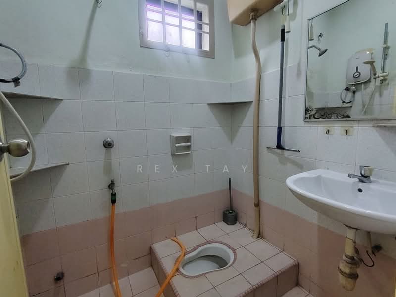 1-storey Terraced House for Sale in Taman Mutiara Rini (Skudai) - Rex Tay - Bathroom - PropertyGuru.com.my