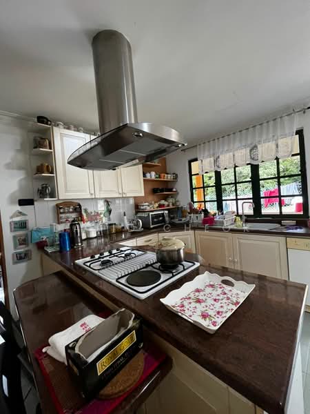 Peaceful & Green Bungalow – Batu 4, Port Dickson untuk Untuk Dijual - RM 1,500,000, Apr 2026 - PropertyGuru.com.my