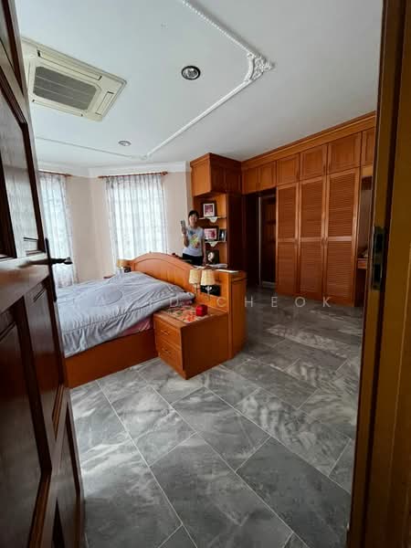 Peaceful & Green Bungalow – Batu 4, Port Dickson untuk Untuk Dijual - RM 1,500,000, Apr 2026 - PropertyGuru.com.my