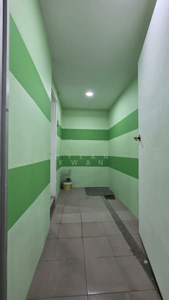 Shop for Rent in Taman United (Jalan Klang Lama (Old Klang Road)) - Dylan Kwan - Corridor - PropertyGuru.com.my