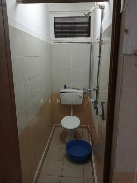 2-storey Terraced House for Rent in Sungai Pinang (Jelutong) - Pen Teo - Bathroom - PropertyGuru.com.my