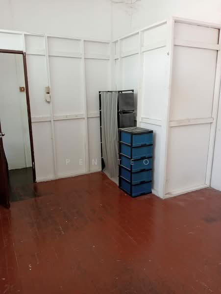 2-storey Terraced House for Rent in Sungai Pinang (Jelutong) - Pen Teo - Bedroom - PropertyGuru.com.my