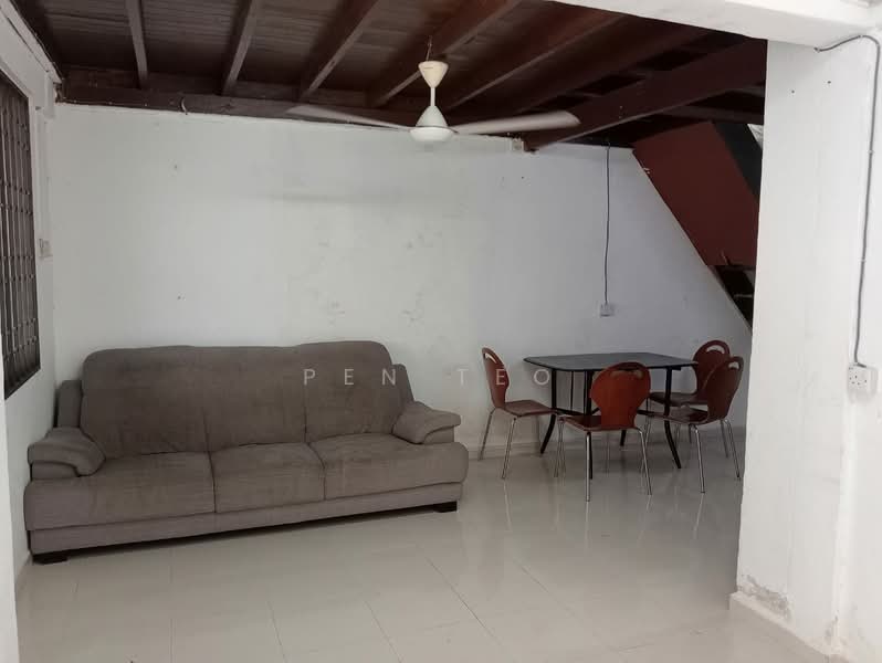 2-storey Terraced House for Rent in Sungai Pinang (Jelutong) - Pen Teo - Living Room - PropertyGuru.com.my