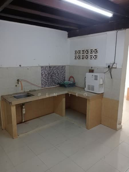 2-storey Terraced House for Rent in Sungai Pinang (Jelutong) - Pen Teo - Kitchen - PropertyGuru.com.my