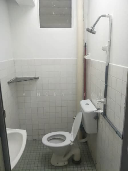 Apartment for Sale at Pangsapuri Cemara - Vincent Tan - Bathroom - PropertyGuru.com.my