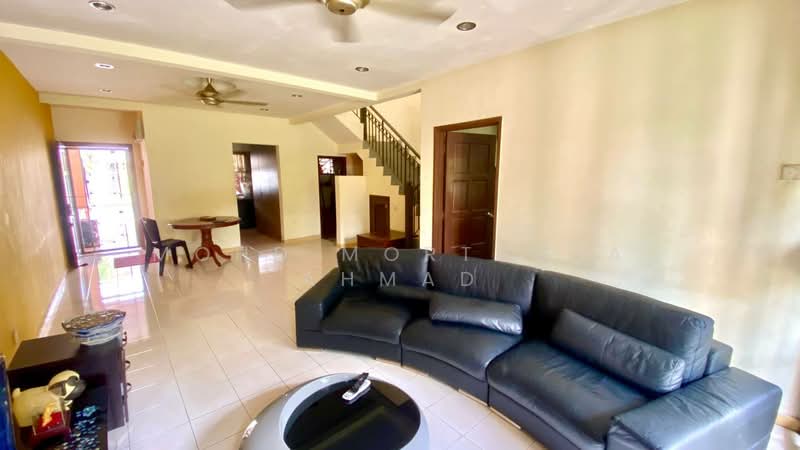 2-storey Terraced House for Sale in Presint 9 (Putrajaya) - Mohd Mortadza Ahmad - Living Room - PropertyGuru.com.my