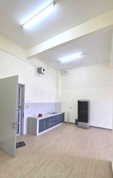 Service Residence for Sale at The Garden Residences - Janice Yong - Kitchen - PropertyGuru.com.my