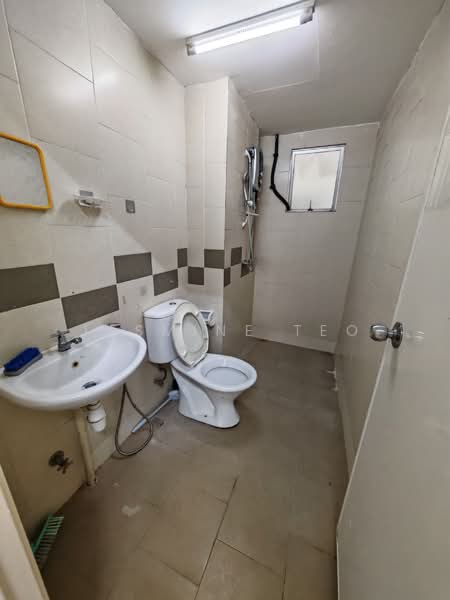 Apartment for Rent at Pangsapuri Seri Mutiara - Jasmine Teo - Bathroom - PropertyGuru.com.my