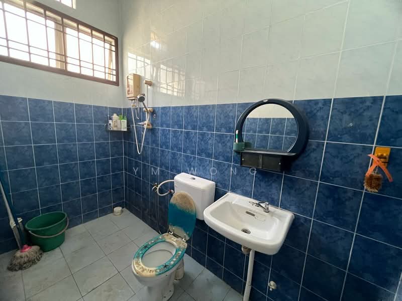 Taman Nusa Bestari 2 untuk Untuk Dijual - RM 738,000, Apr 2026 - Bathroom - PropertyGuru.com.my