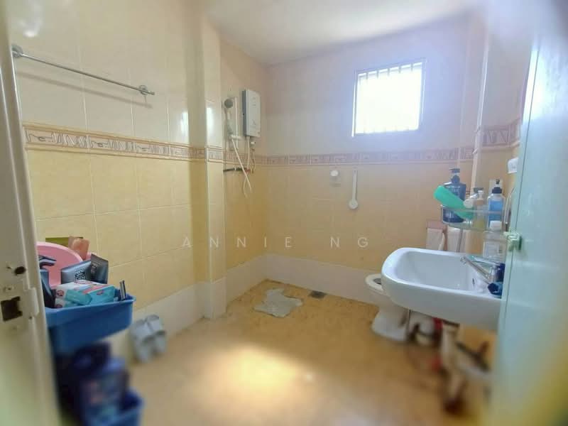 Rumah Teres 2 Tingkat untuk Dijual di Kota Bidari (Rawang) - Annie Ng - Bathroom - PropertyGuru.com.my