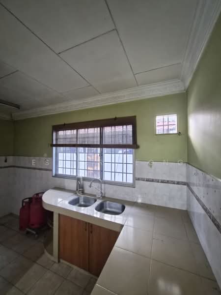 2-storey Terraced House for Rent in Bukit Rimau (Shah Alam) - Esther Leong - Kitchen - PropertyGuru.com.my
