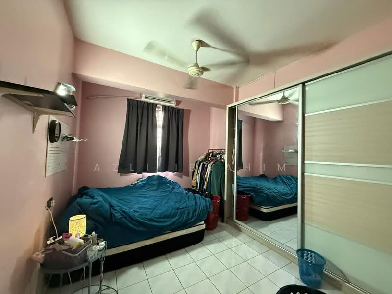 Condominium for Sale at Tiara Duta - Azli Ibrahim - Bedroom - PropertyGuru.com.my