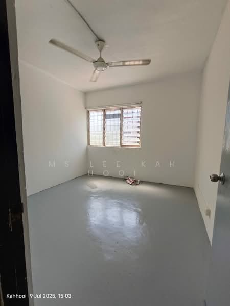 Flat for Sale at Taman Universiti Indah - Ms Lee kah Hooi - Interior - PropertyGuru.com.my