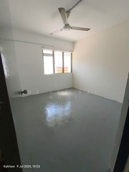 Flat for Sale at Taman Universiti Indah - Ms Lee kah Hooi - Interior - PropertyGuru.com.my