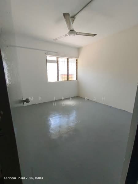 Flat for Sale at Taman Universiti Indah - Ms Lee kah Hooi - Interior - PropertyGuru.com.my