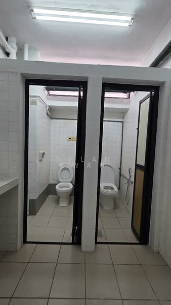 Shop / Office for Rent in Taman United (Jalan Klang Lama (Old Klang Road)) - Dylan Kwan - Bathroom - PropertyGuru.com.my