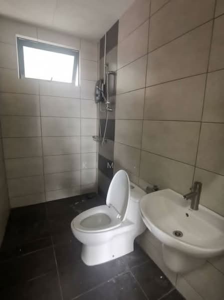 Service Residence for Sale at Molek Regency - Kim . - Bathroom - PropertyGuru.com.my