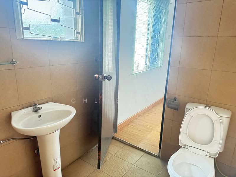Taman Majidee untuk Untuk Disewa - RM 3,000 /bulan, Mac 2026 - Bathroom - PropertyGuru.com.my