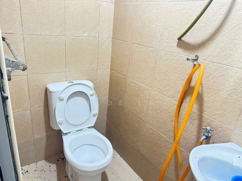 Taman Majidee untuk Untuk Disewa - RM 3,000 /bulan, Mac 2026 - Bathroom - PropertyGuru.com.my
