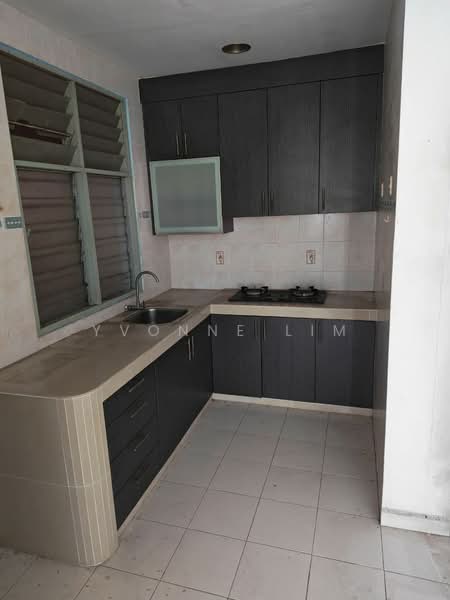 Service Residence for Sale at Villa Krystal @ Bandar Selesa Jaya - Yvonne Lim - Kitchen - PropertyGuru.com.my