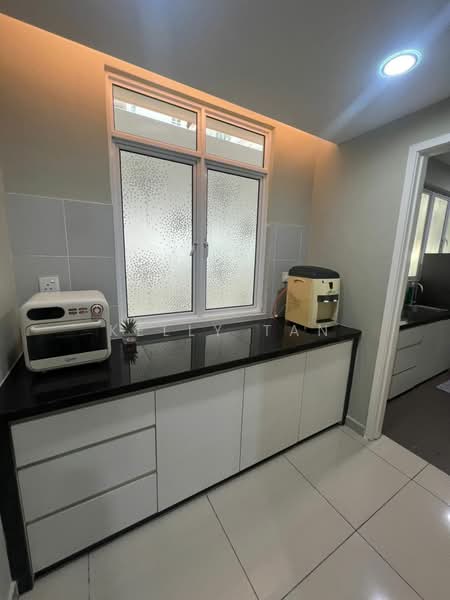 Arena Residence untuk Untuk Disewa - RM 2,500 /bulan, Mac 2026 - Kitchen - PropertyGuru.com.my
