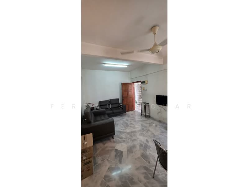 Apartment for Sale at Subang Perdana Goodyear Court 7 - Ferdaus Johar - Living Room - PropertyGuru.com.my