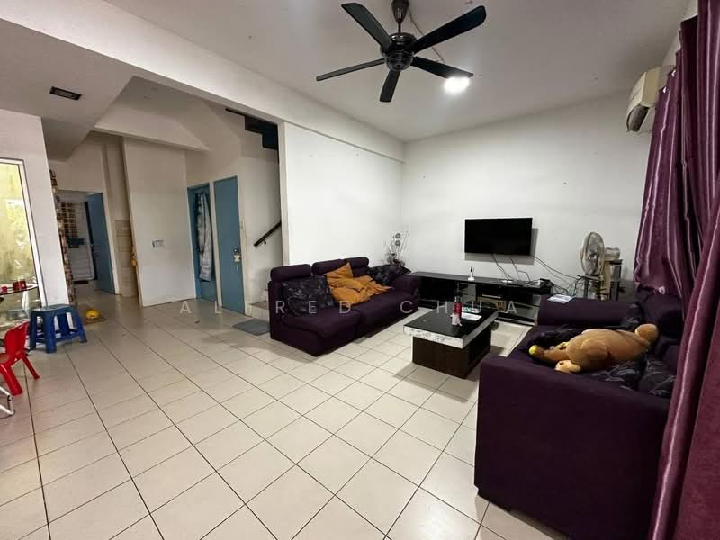 2-storey Terraced House for Sale in Kuching (Sarawak) - Alfred Chua - Living Room - PropertyGuru.com.my