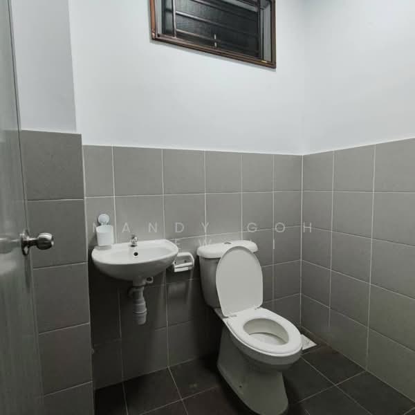 TAMAN PULAI MUTIARA 2 untuk Untuk Disewa - RM 1,850 /bulan, Apr 2026 - Bathroom - PropertyGuru.com.my