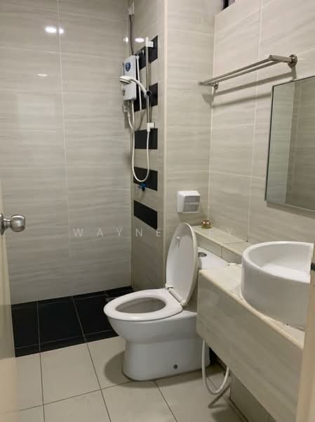 Service Residence for Sale at D'Summit Residences - Wayne Tey - Bathroom - PropertyGuru.com.my