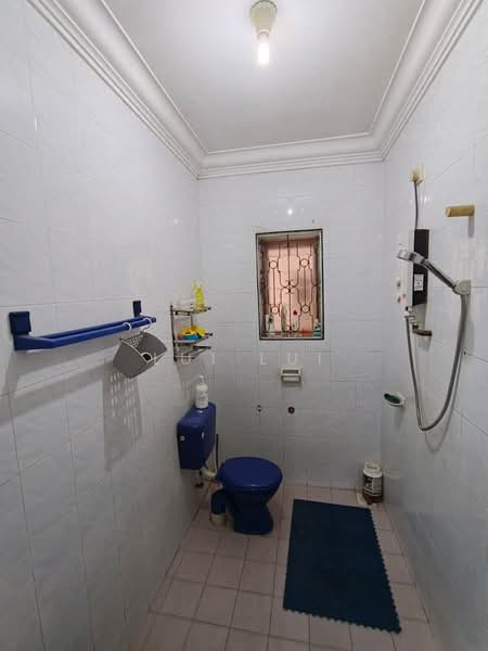 Semi-Detached House for Rent in Taman Serene (Johor Bahru) - Lui Lui - Bathroom - PropertyGuru.com.my