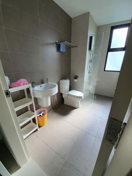 Kondominium untuk Disewa di Setia Sky Vista - Kelly Tan - Bathroom - PropertyGuru.com.my