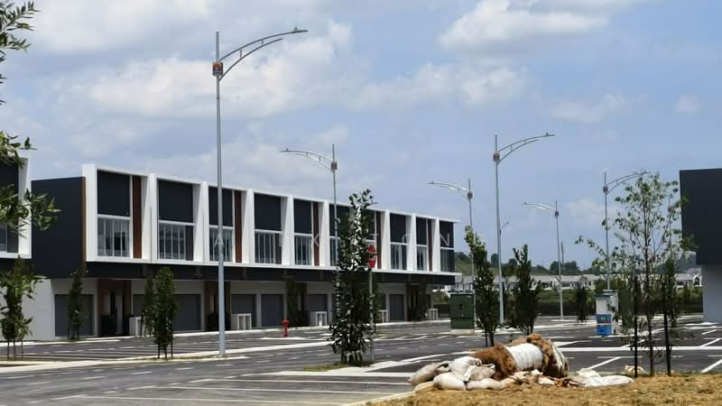 Shop / Office for Sale in Bandar Serenia (Dengkil) - Alex Tong - Exterior - PropertyGuru.com.my