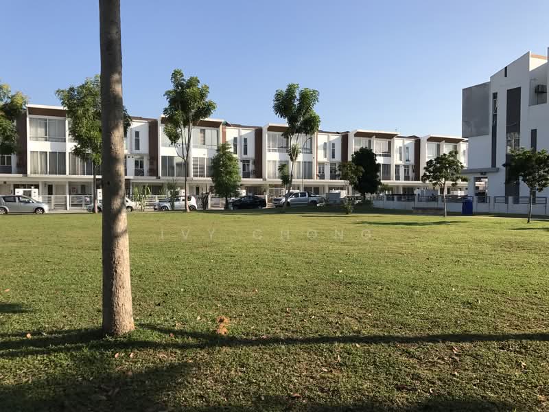 Townhouse for Sale in Puchong (Selangor) - Ivy Chong - Exterior - PropertyGuru.com.my