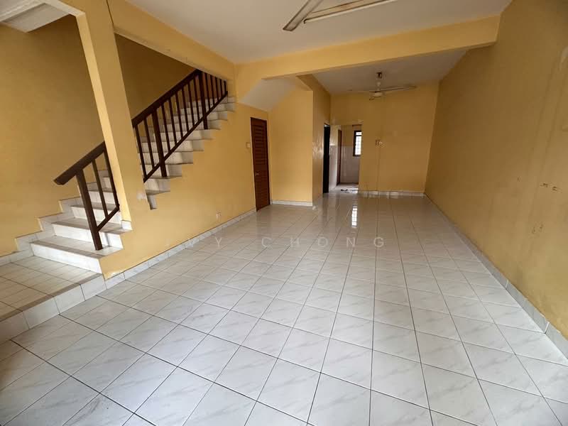 2-storey Terraced House for Sale in Taman Putra Prima (Puchong) - Ivy Chong - Living Room - PropertyGuru.com.my