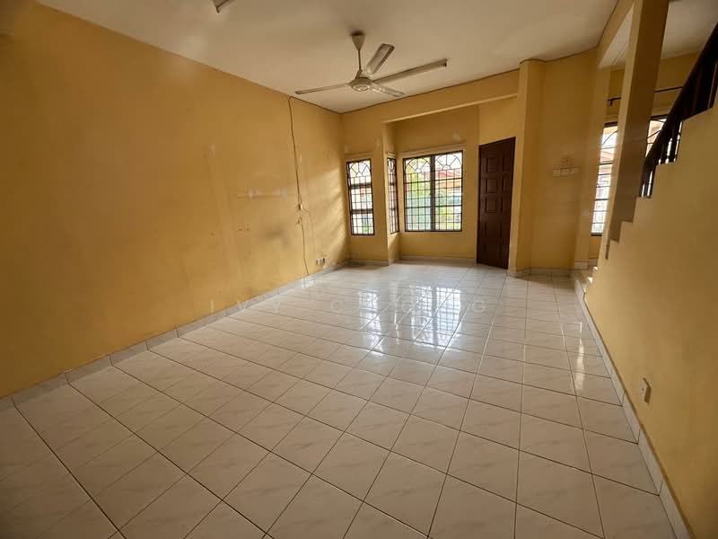2-storey Terraced House for Sale in Taman Putra Prima (Puchong) - Ivy Chong - Living Room - PropertyGuru.com.my