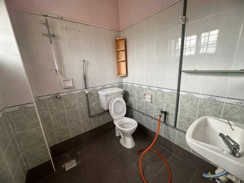 2-storey Terraced House for Sale in Taman Putra Prima (Puchong) - Ivy Chong - Bathroom - PropertyGuru.com.my
