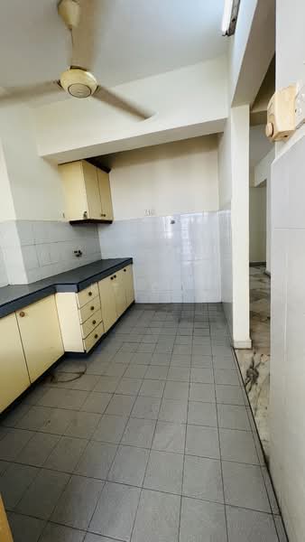 Danau Idaman untuk Untuk Dijual - RM 300,000, Mac 2026 - Kitchen - PropertyGuru.com.my