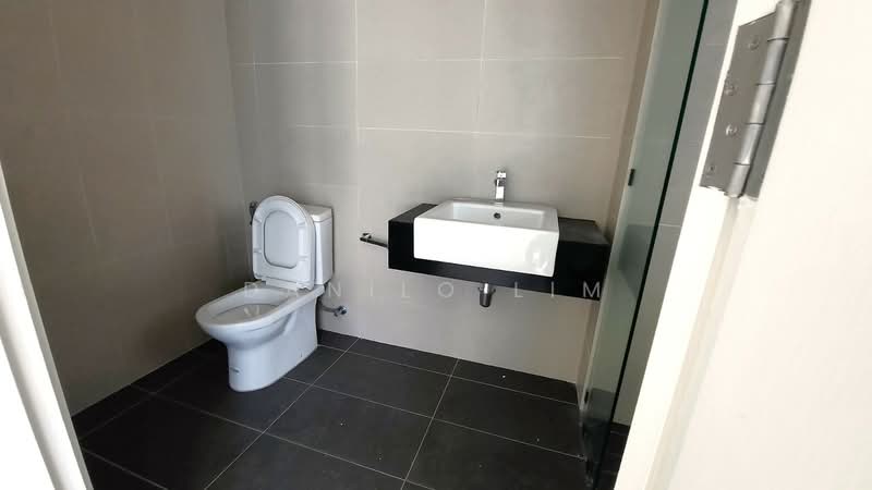 Condominium for Sale at Altitude 236 - Danilo Lim - Bathroom - PropertyGuru.com.my