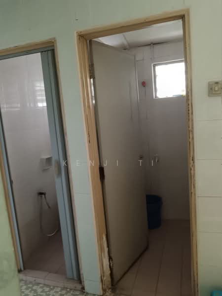 1-storey Terraced House for Sale in Taman Desa Jaya (Kepong) - Kenji Ti - Bathroom - PropertyGuru.com.my