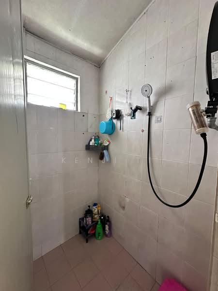 1-storey Terraced House for Sale in Taman Desa Jaya (Kepong) - Kenji Ti - Bathroom - PropertyGuru.com.my