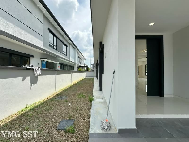 FREESIA RESIDENSI untuk Untuk Disewa - RM 6,000 /bulan, Mac 2026 - Exterior - PropertyGuru.com.my