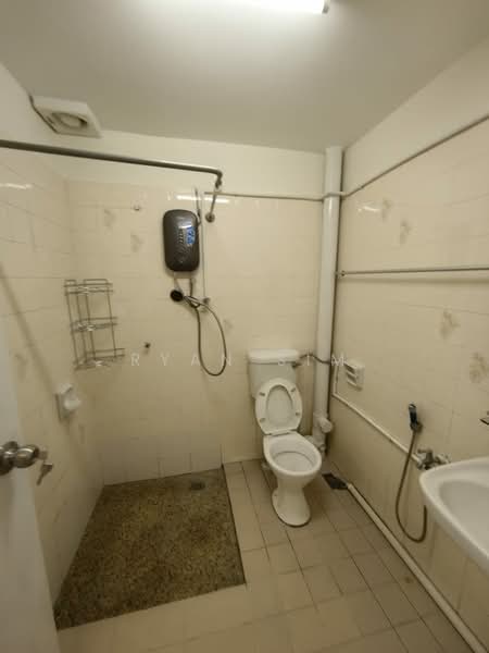 Midlands Court untuk Untuk Disewa - RM 2,500 /bulan, Mac 2026 - Bathroom - PropertyGuru.com.my